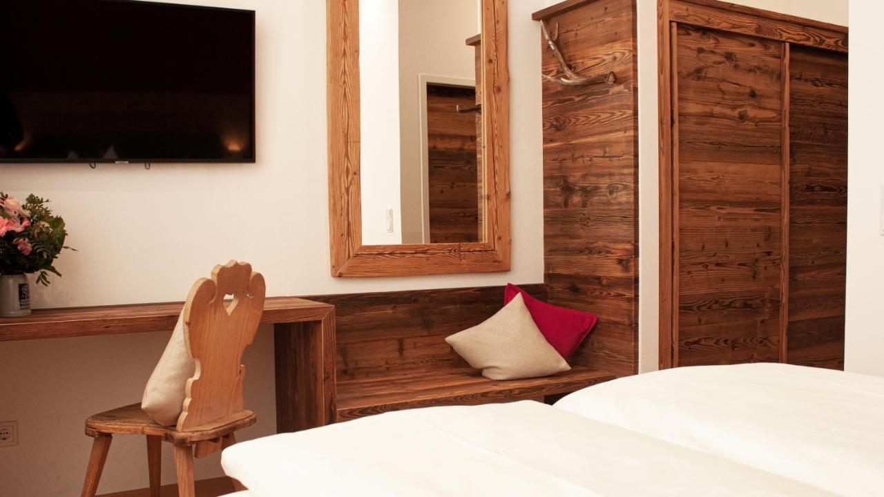 Hotel Almwirt Haar  Luaran gambar