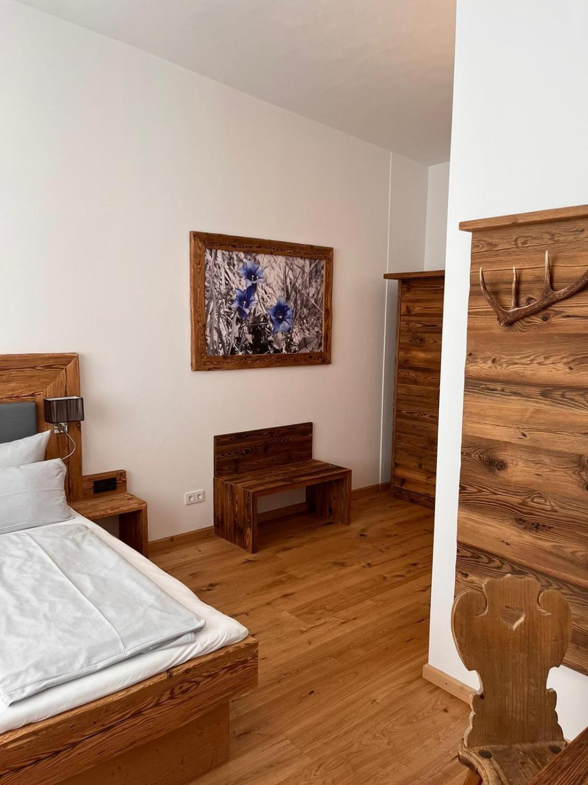 Hotel Almwirt Haar  Luaran gambar